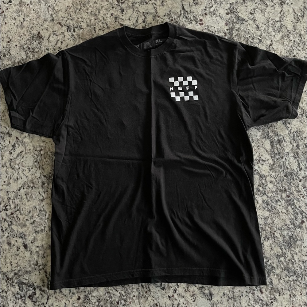 Men’s Neff shirt